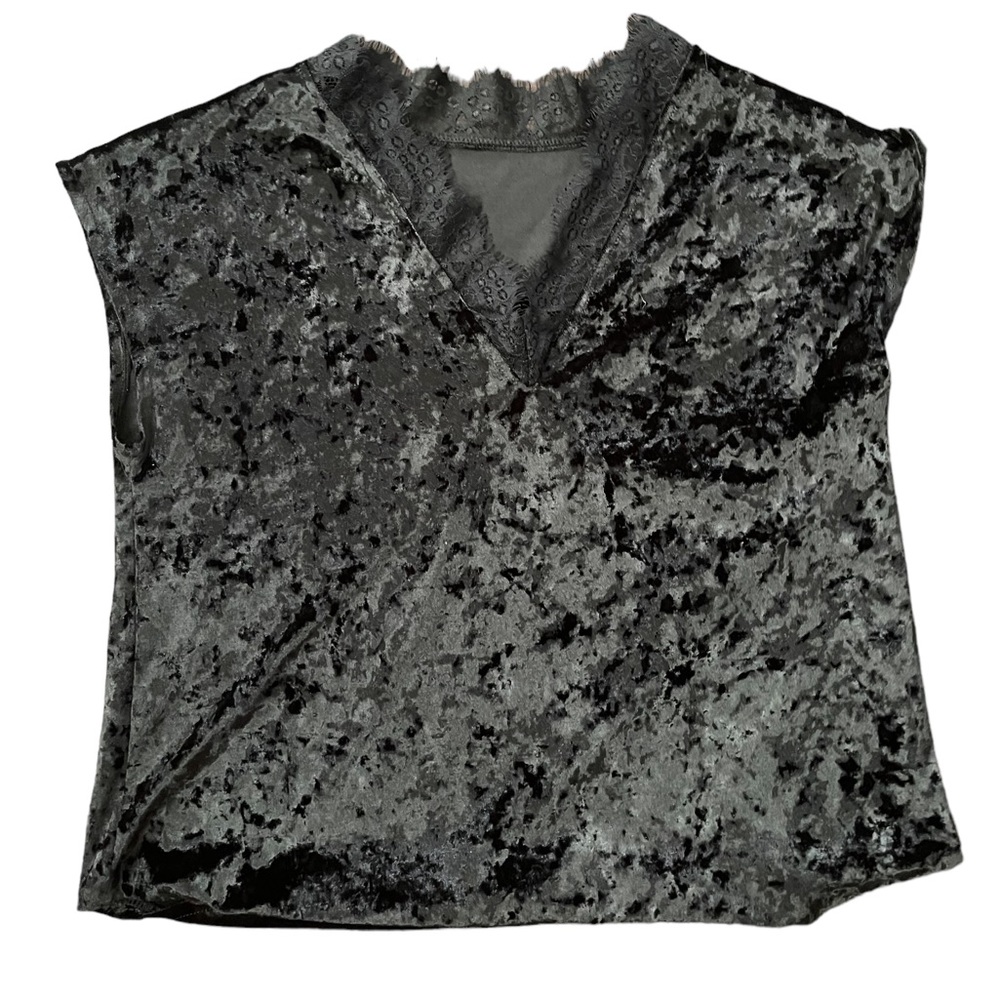 NWOT- CRUSHED VELVET WITH LACE TRIM